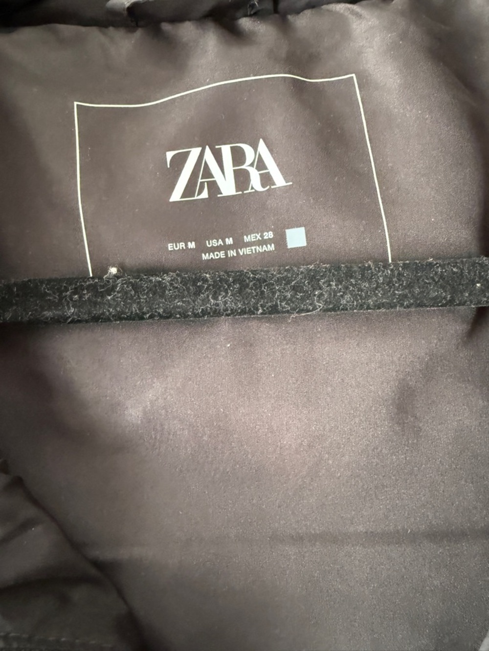 Zara Black Puffer Vest - SZ M - Picture 3 of 12